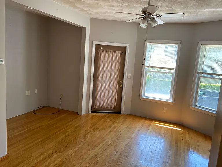 45 Oneida St #1 — Photo 6
