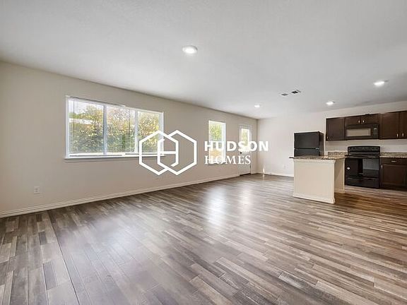4th image of 1008 Wilson St