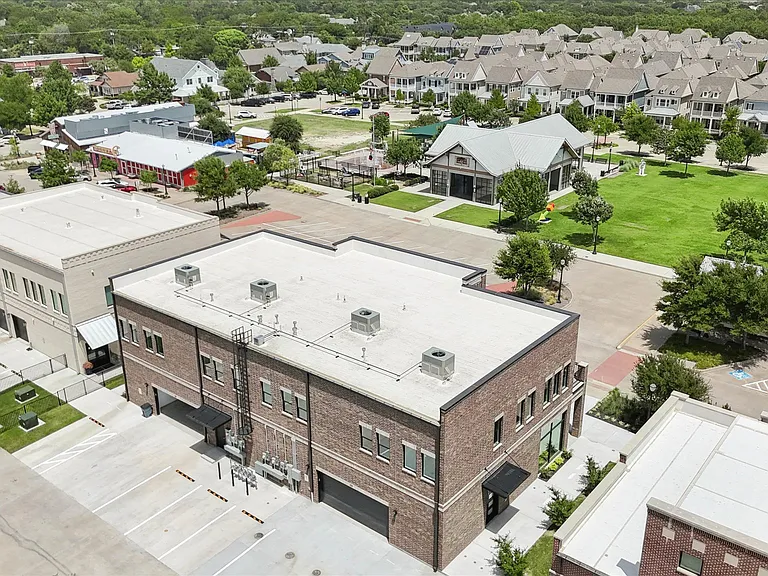 767 W Main St #201 — Photo 24