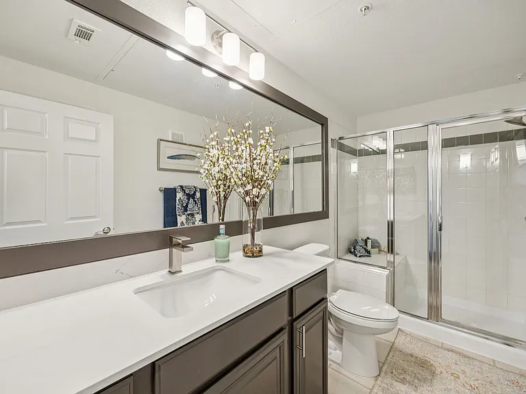 McDermott Place — Photo 12