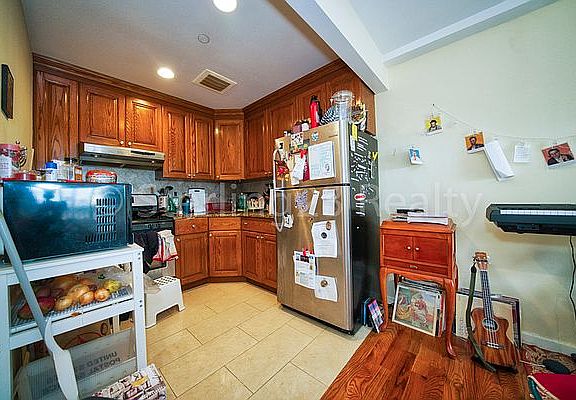2nd image of 2707 23rd Ave APT 3