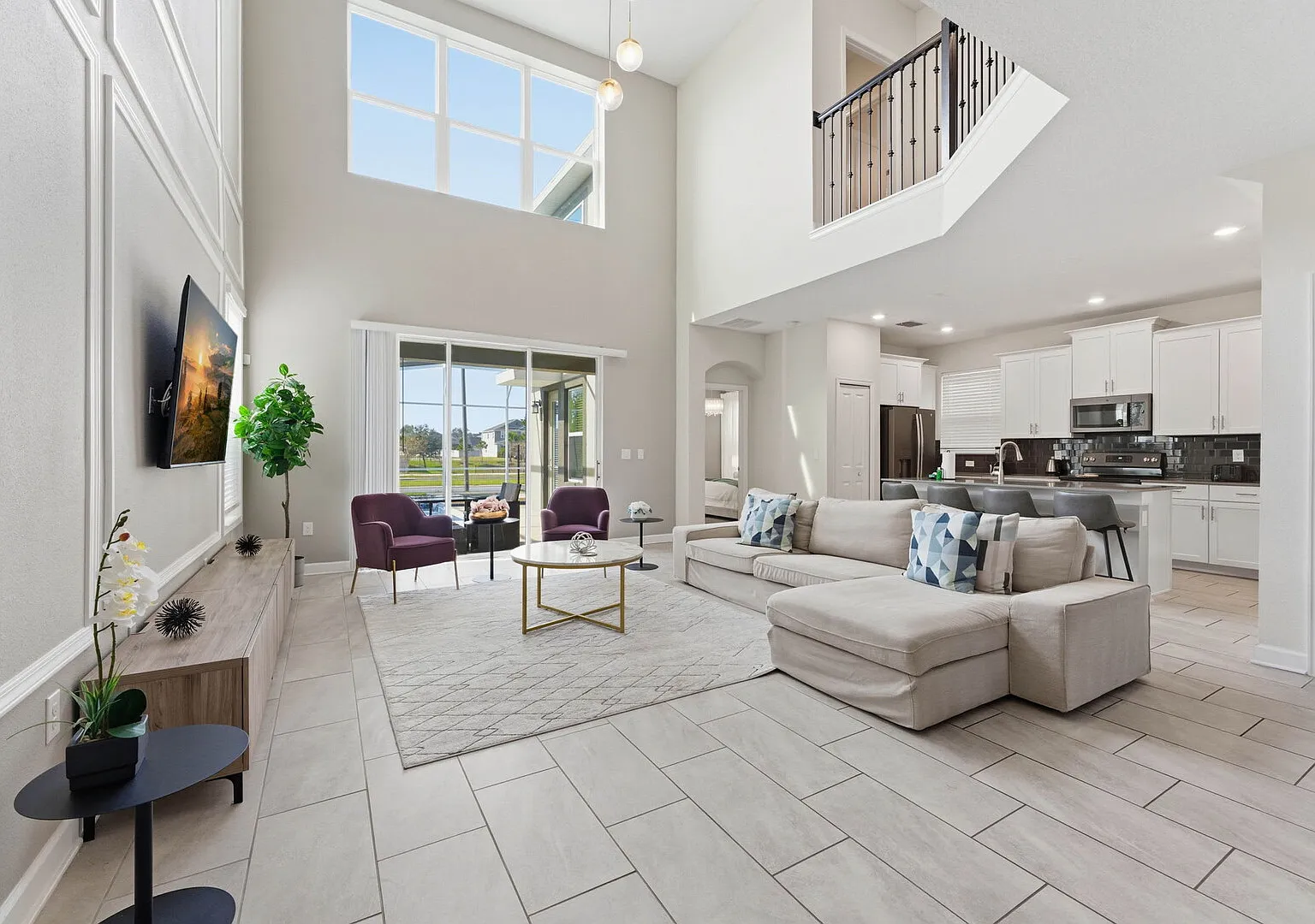 Spacious 5BR Home with Pool near Disney — Photo 1