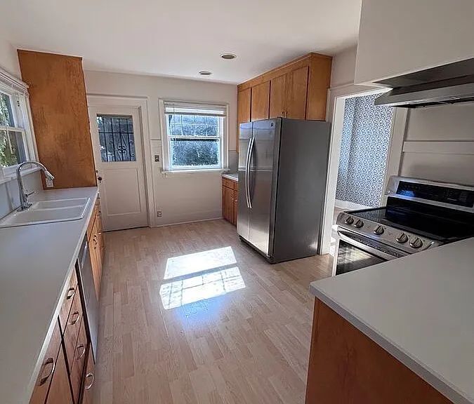7802 Roosevelt Way NE — Photo 36