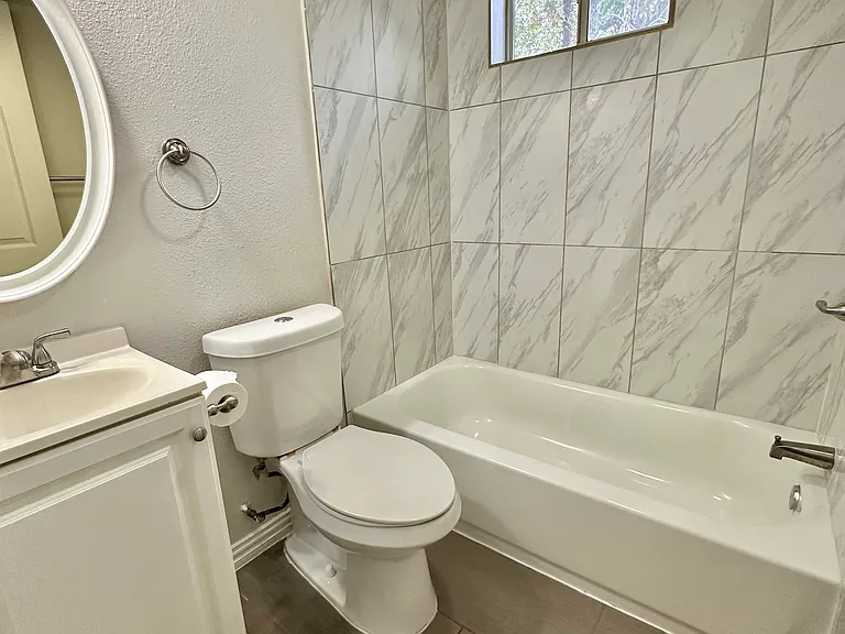 225 N. Munger Blvd - Small Apartment Community in East Dallas — Photo 6