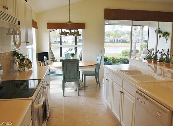 4th image of 11009 Iron Horse Way