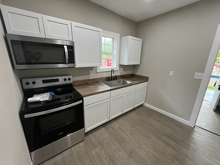 1470 N Grant Ave #1 — Photo 3