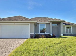 320 NE 7th Ter, Cape Coral, FL 33909