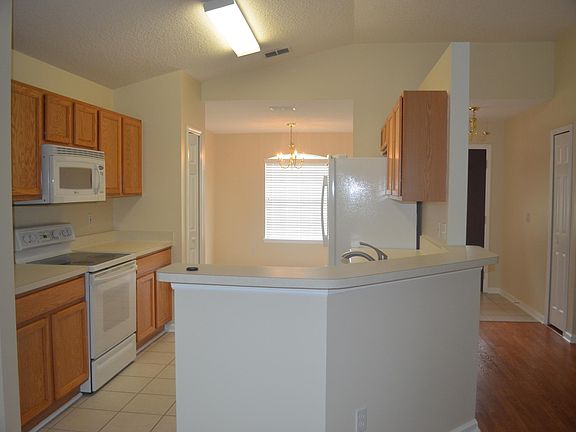 5th image of 545 Prosperity Lake Dr