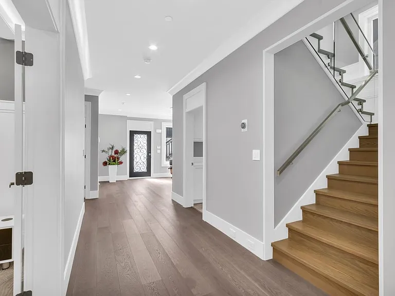 3955 Blenheim St — Photo 32