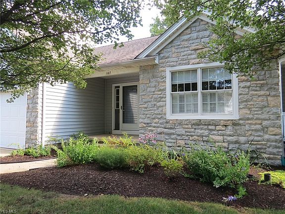 3rd image of 107 Stonehedge Dr