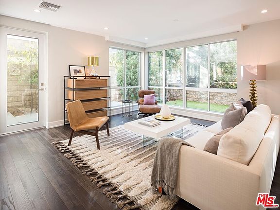 2nd image of 460 N Palm Dr #101