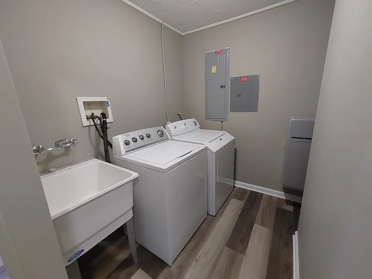 52 Beacon Ave — Photo 11