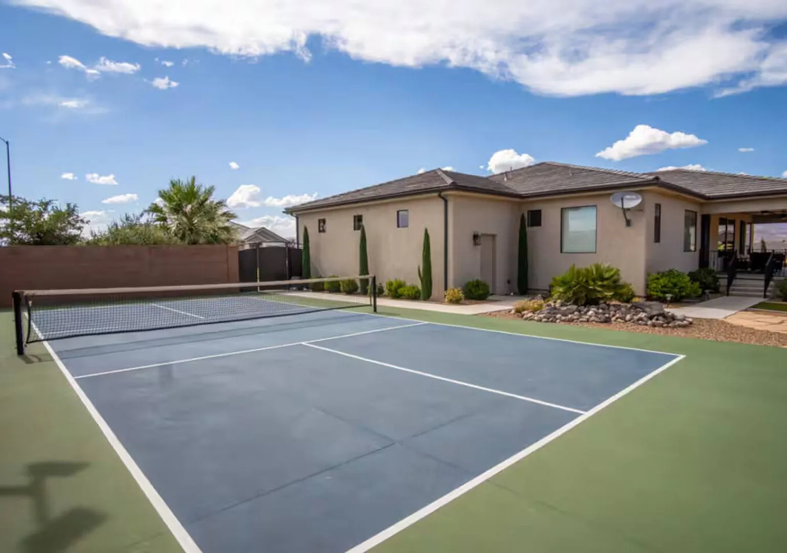 Private Pickleball & Putting Green | Up to 16! — Photo 4