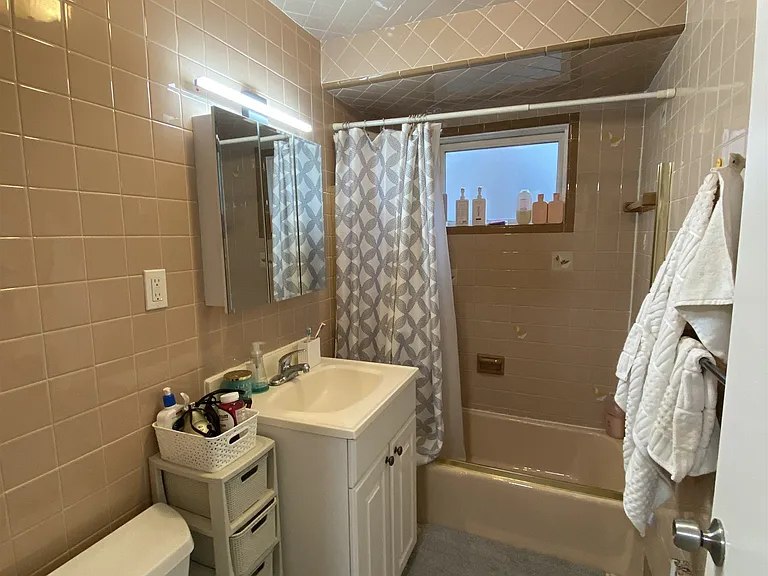 272 Harvard St — Photo 8