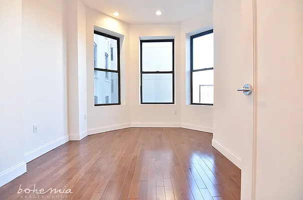 Rented by Bohemia Realty Group | media 12