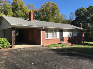 142 Sunset Ave, Mount Airy, NC 27030