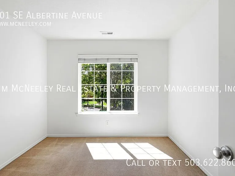 901 SE Albertine St — Photo 29