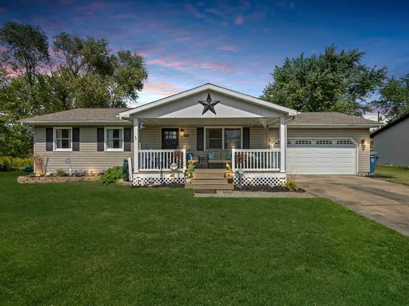 890 Cheyenne Dr, Lowell, IN 46356