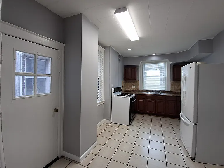 3904 Dungan St — Photo 16