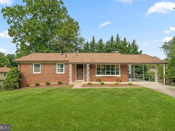 3 Crown Ct