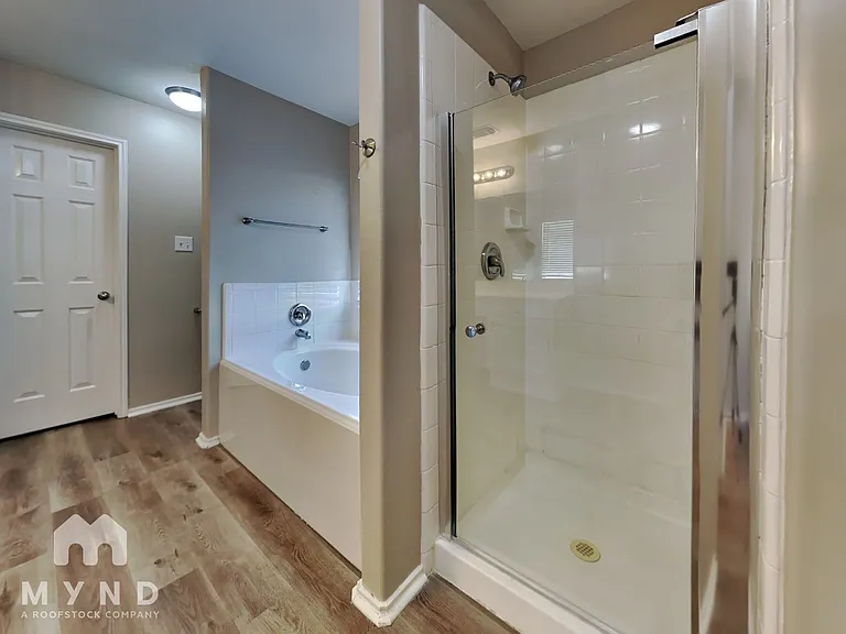 5114 Bright Oak Ct — Photo 16