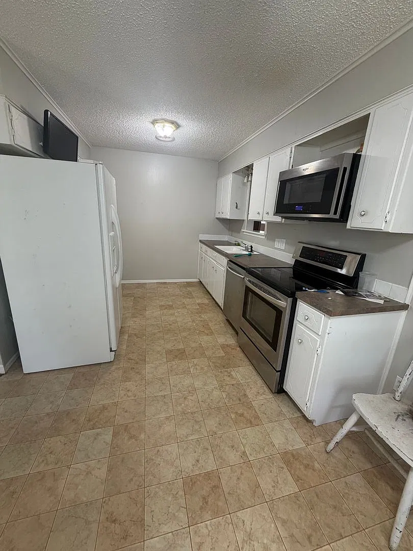 9004 Gary St. — Photo 3