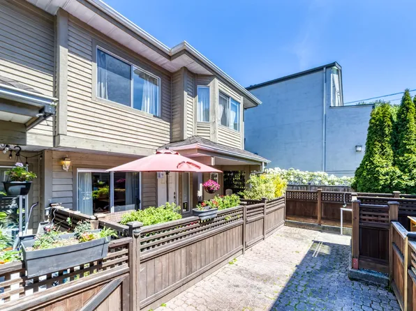 815 Tobruck Ave #6, North Vancouver, BC V7P 1V9