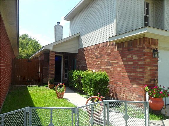 2nd image of 815 Prairie Creek Dr