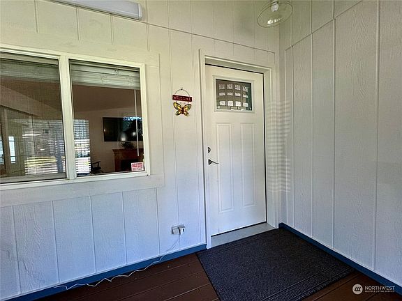 2nd image of 2310 Alonda Lane NE