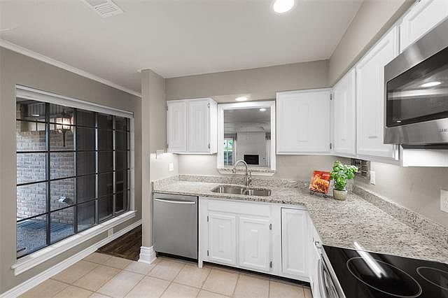 1st image of 2747 Fairway Park