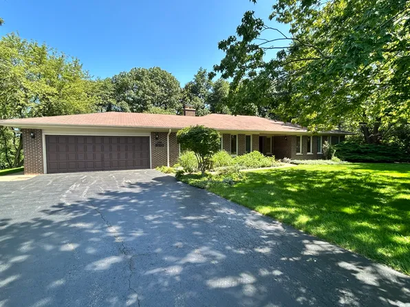 21554 W Countryside Valley Dr, Mundelein, IL 60060