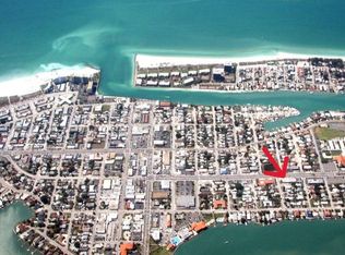 8001 Blind Pass Rd APT 10, Saint Petersburg, FL 33706