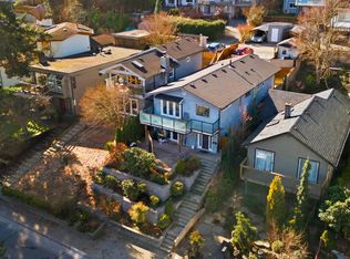 1911 Deep Cove Rd, North Vancouver, BC V7G 1S7