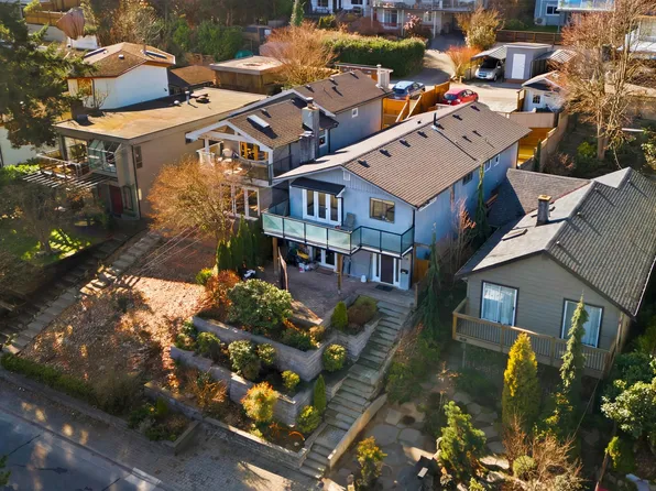 1911 Deep Cove Rd, North Vancouver, BC V7G 1S7