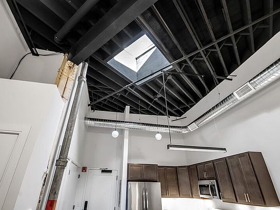 5th image of 1786 Main St Unit 10