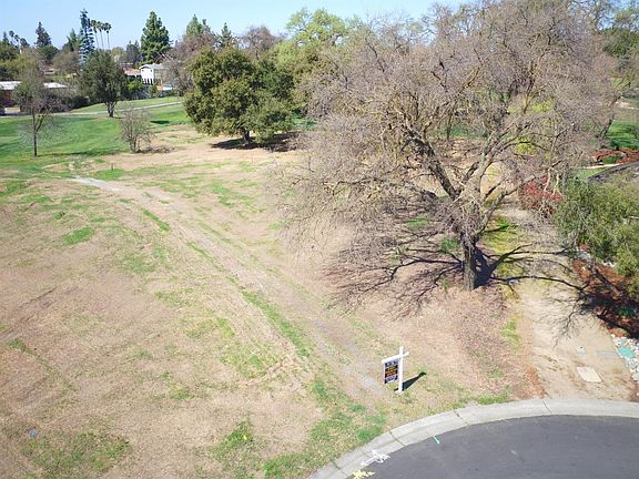 3rd image of 44095 Greenview Dr