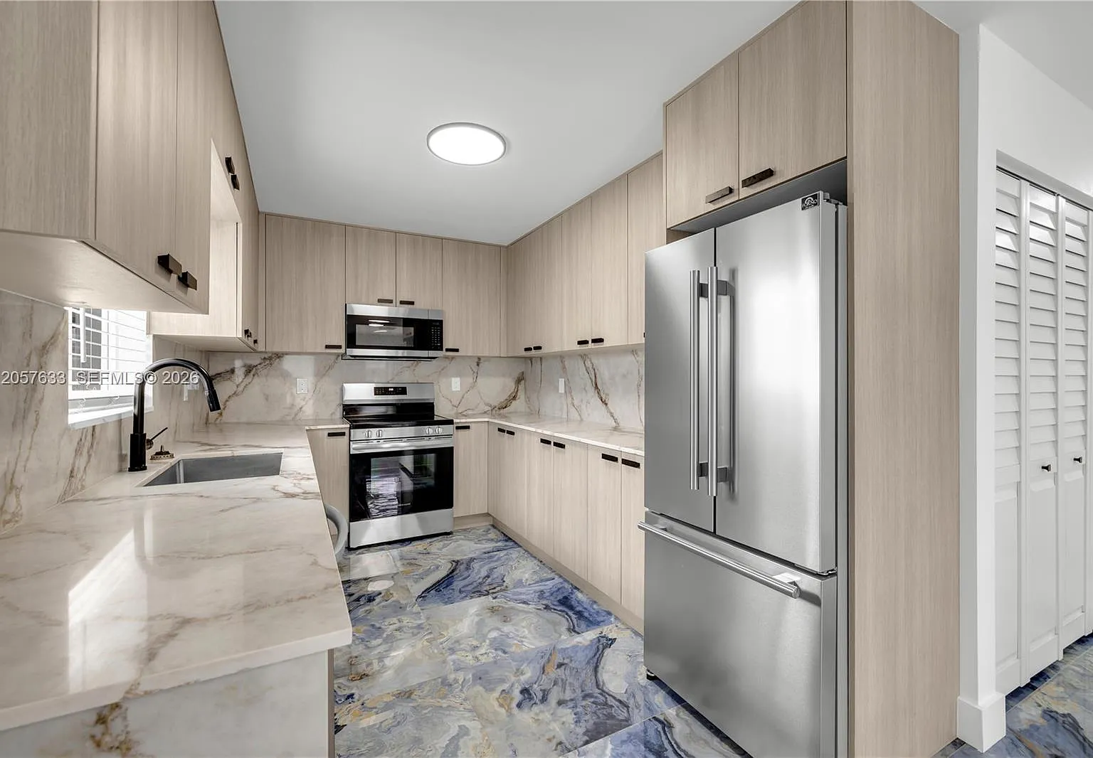 Heftler Homes Sec 3 — Photo 3