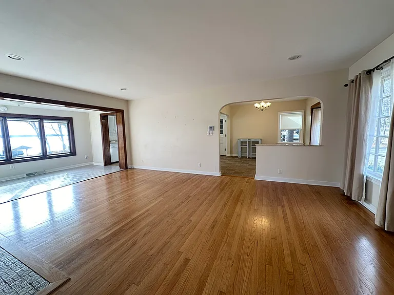 136 E Hazel Dell — Photo 9
