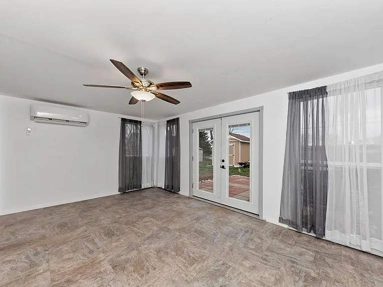 11 Lawndale Ave — Photo 16