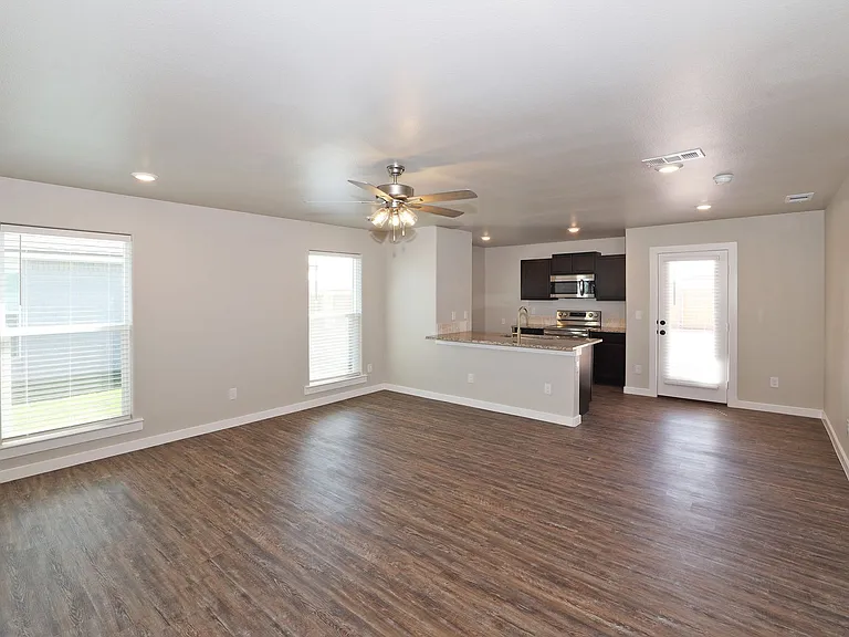 4902 Locker St — Photo 4