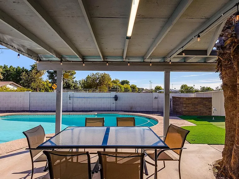 635 E Manhatton Dr — Photo 13