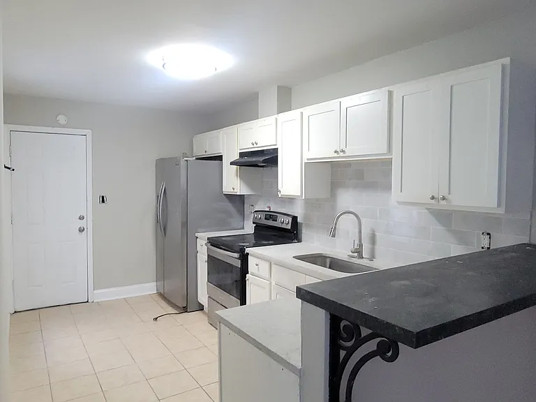 1743 Rose St — Photo 7