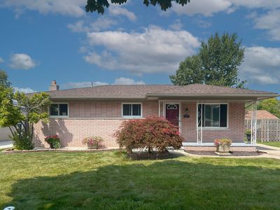 21625 Bayside St, Saint Clair Shores, MI, 48081
