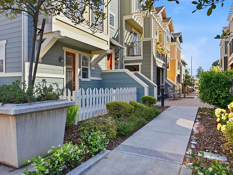 40955 Olmstead Ter — Photo 2