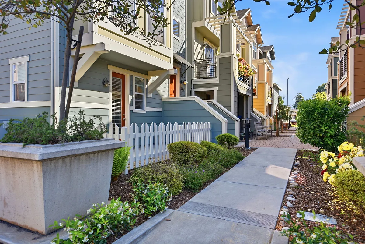Building Photo - 40955 Olmstead Ter