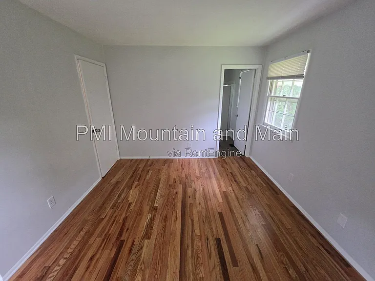 4 Erwin Dr — Photo 36