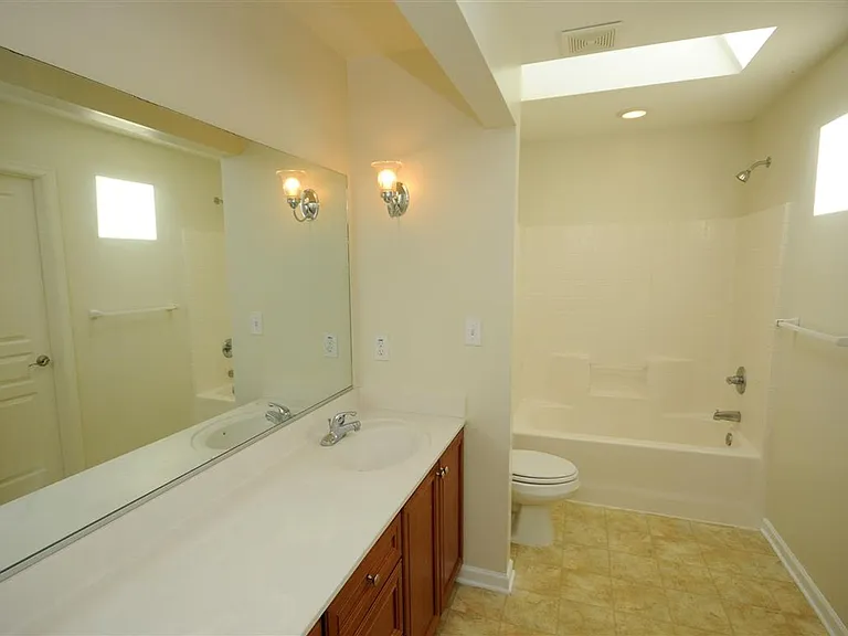 1101 Tenbury Pl — Photo 29