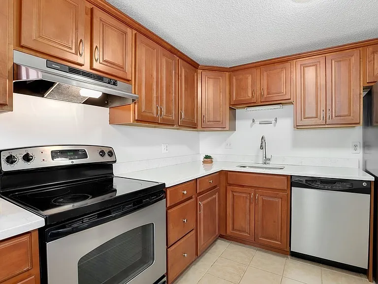 8 9th St #116 — Photo 26