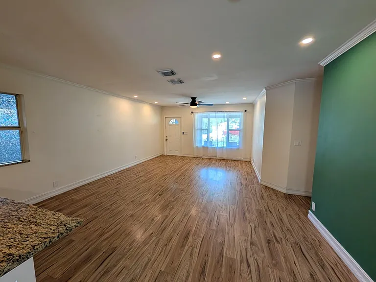 1629 NW 5th Ave — Photo 31