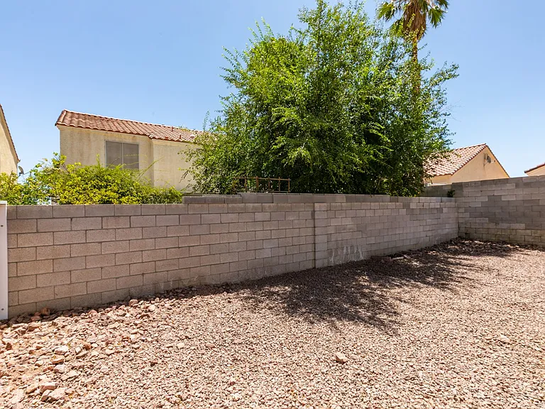 9660 Crystal Ridge Rd — Photo 40